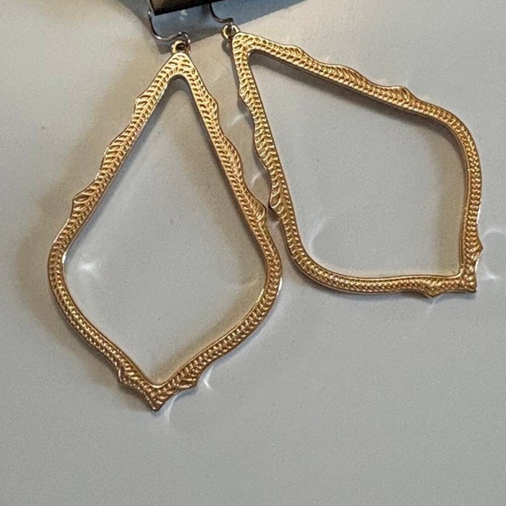 KENDRA SCOTT SOPHEE GOLD OPEN FRAME DANGLE EARRINGS EUC